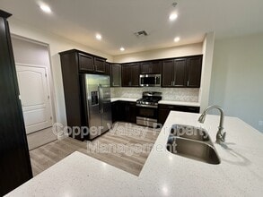 Building Photo - 2425 W Bronco Butte Trl