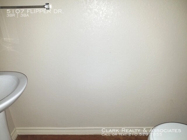 Building Photo - 5107 Flipper Dr., San Antonio, TX. 78238