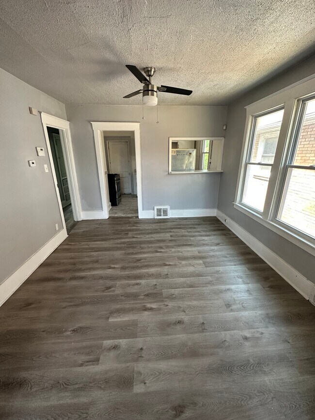 Dining Room - 1101 Ashland St