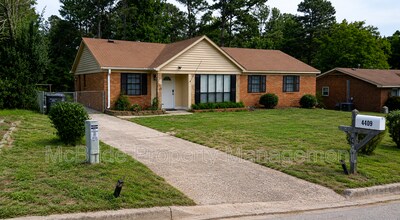 Building Photo - 4409 Roxbury Dr