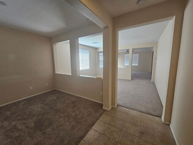 Foto del edificio - 4 BEDROOM HOME IN MOUNTAINS EDGE