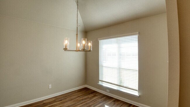 Foto del edificio - 619 Hollyhock Dr