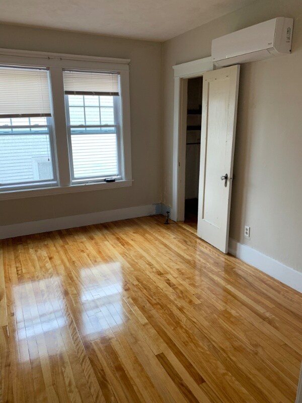 Building Photo - 352 Chandler St