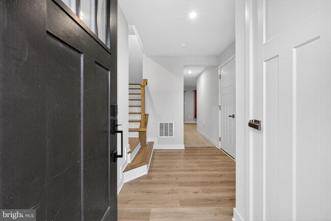 Foto del edificio - 150 Fletcher Cir