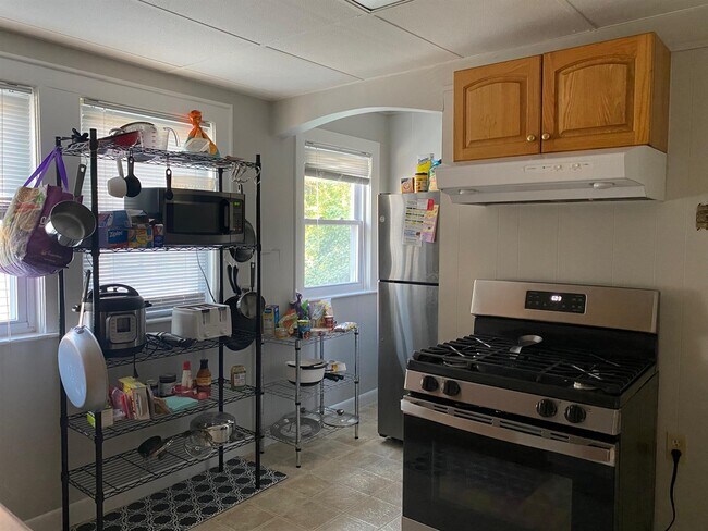 Building Photo - 76 Endicott Ave