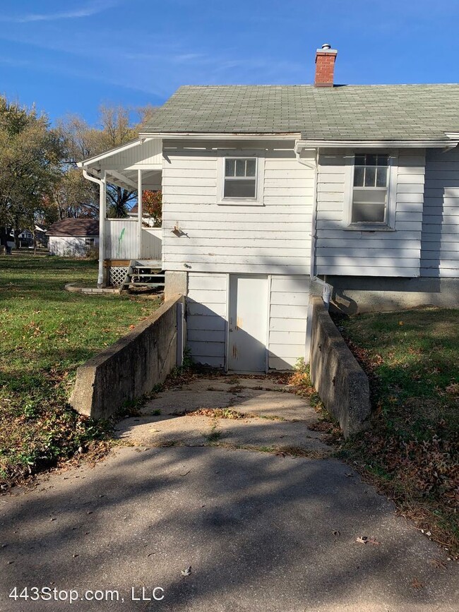 Building Photo - 2 br, 1 bath House - 1515 Calhoun St