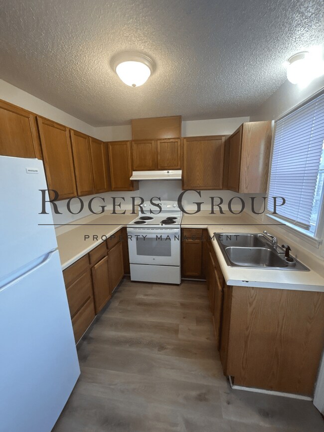 Foto del edificio - #450 - 611-613 Hicks Mill Rd Duplex