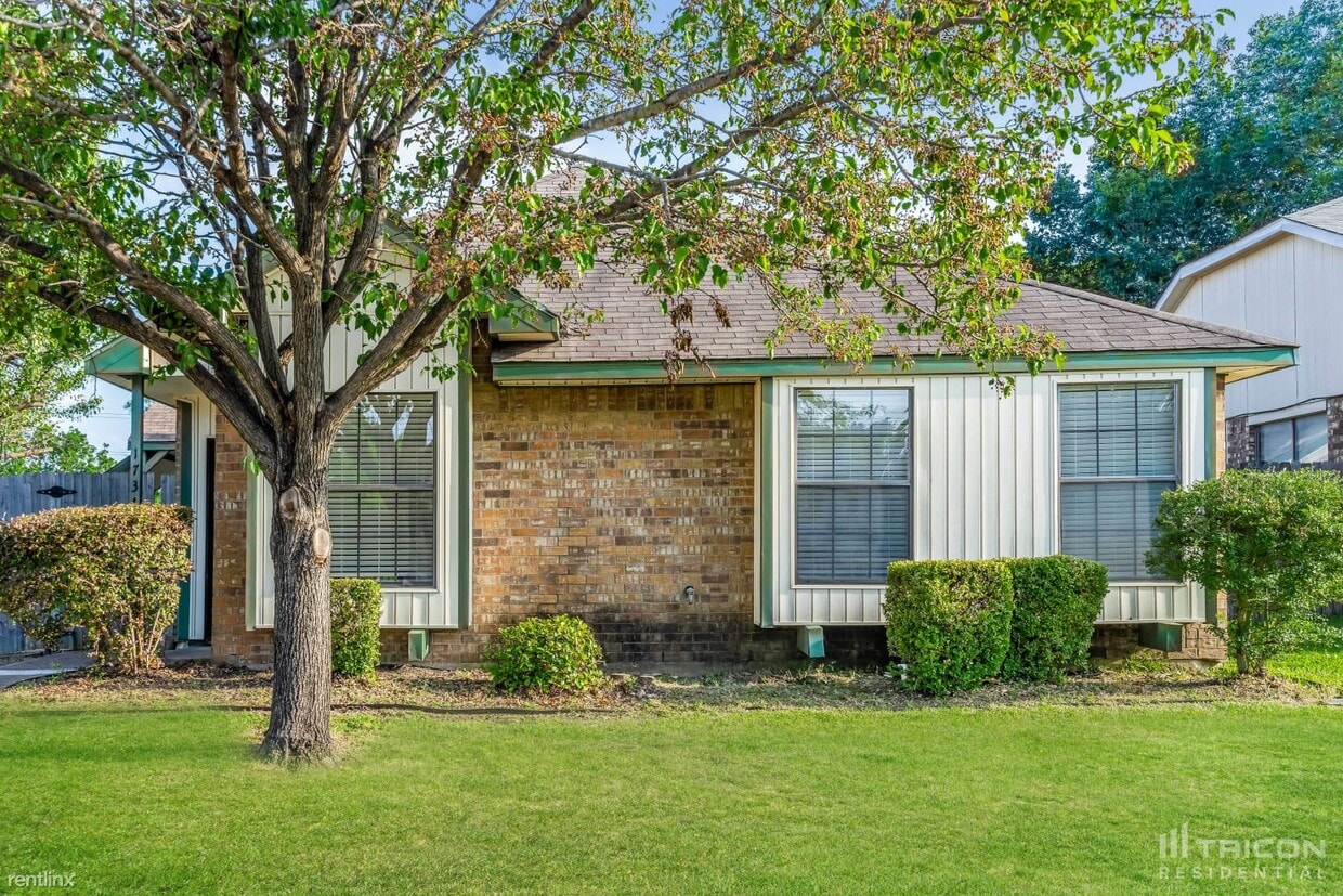 Primary Photo - 1734 Windmill Ln