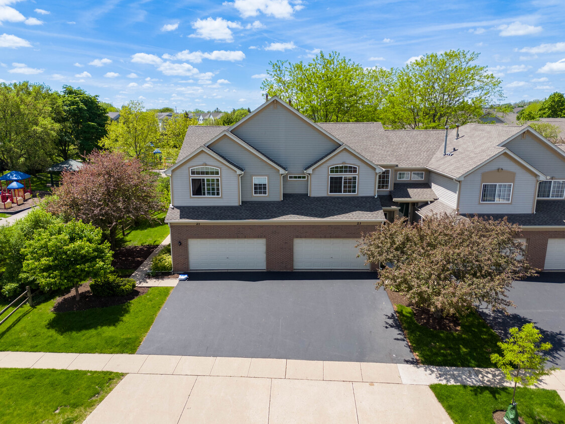 Primary Photo - 23 Southwicke Dr