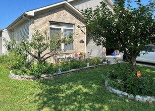 Building Photo - 333 Spring Valley Ln