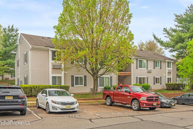 Foto del edificio - 43 Bolton Ct