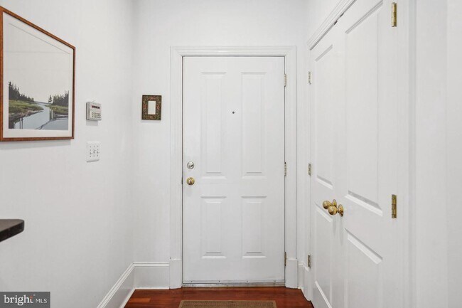 Building Photo - 1324 Euclid St NW