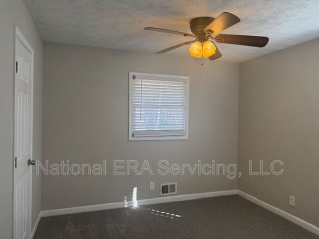 Building Photo - 103 Forest Wood Dr