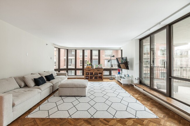 Building Photo - 3577 Atwater Ave