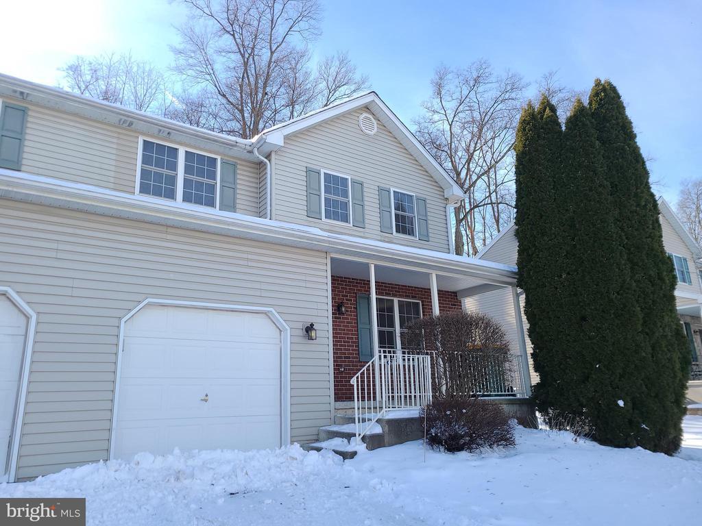 Primary Photo - 242 Bainbridge Cir