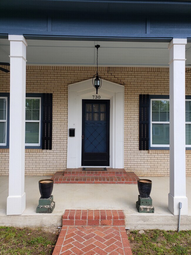 Building Photo - 730 S Donnybrook Ave