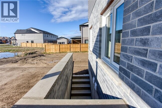 Building Photo - 20 Elvira Wy