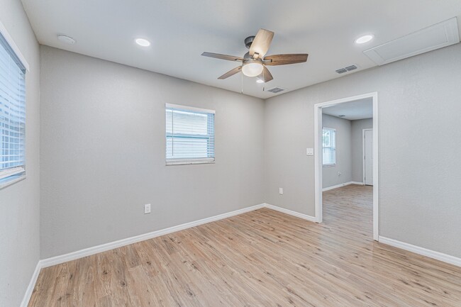 Foto del edificio - 2613 W Cypress St