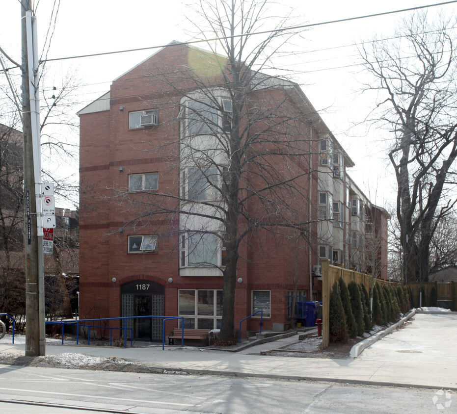 Building Photo - 1187 Queen St E