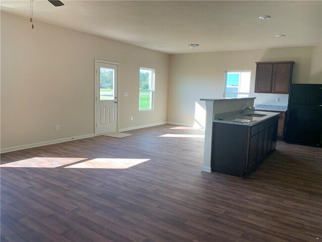 Building Photo - 929 Independence Ave