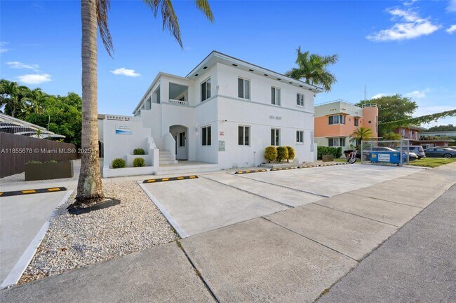 Foto del edificio - 550 NE 82nd Terrace
