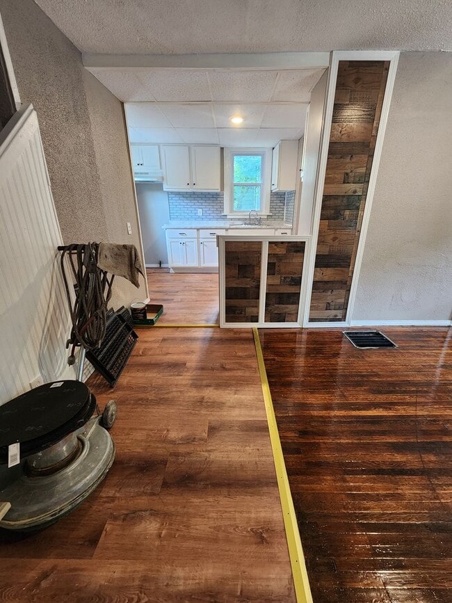 Building Photo - 11 Riverview Pl