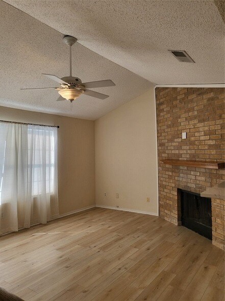 Foto del edificio - 2500 E Park Blvd