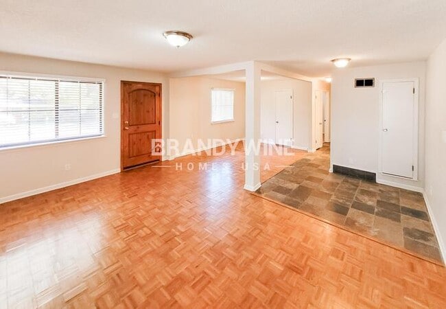 Building Photo - 327 Homeville Rd