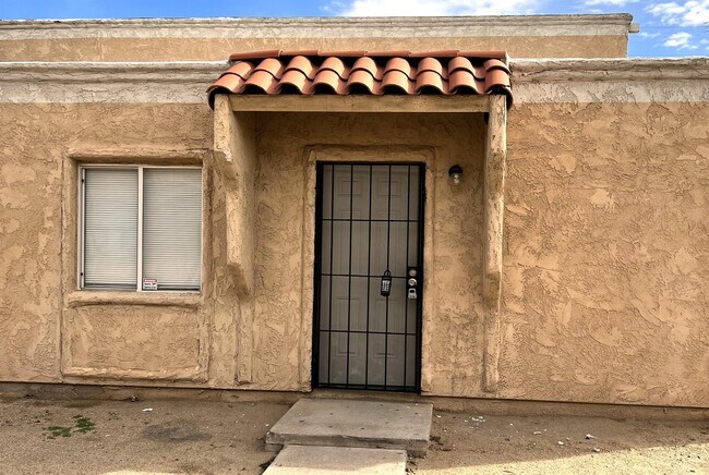 Building Photo - 4522 E Riverside St