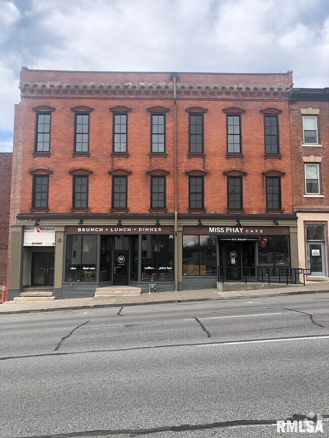 Building Photo - 508 Brady St