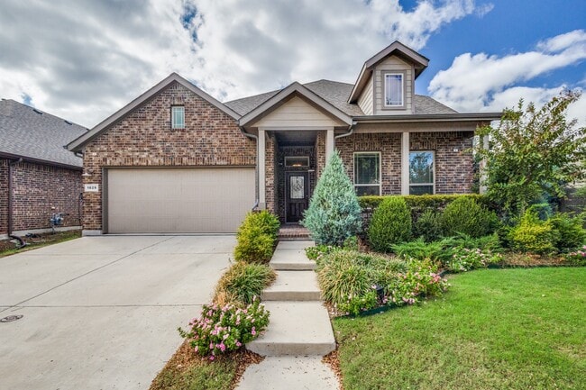 Photo - 1829 Lark Ln Apartments