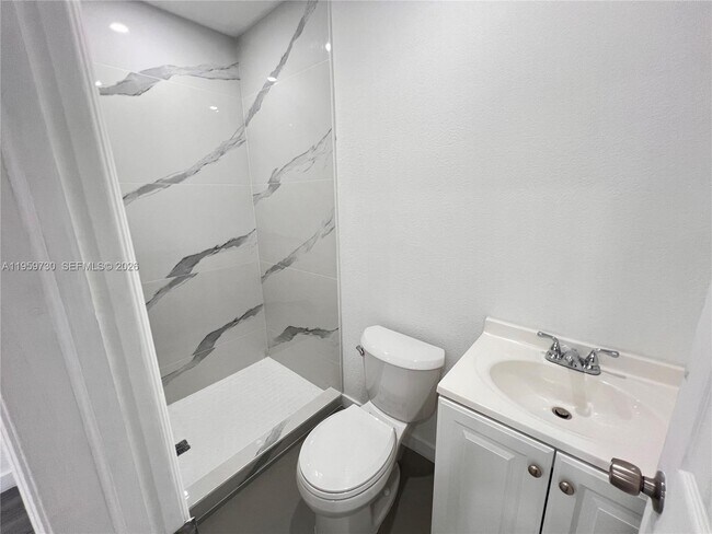 Foto del edificio - 1838 McKinley St