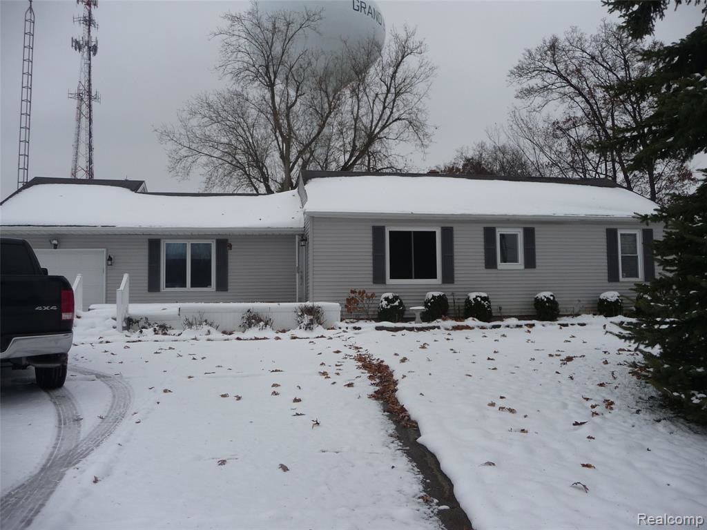 Primary Photo - 4402 E Baldwin Rd