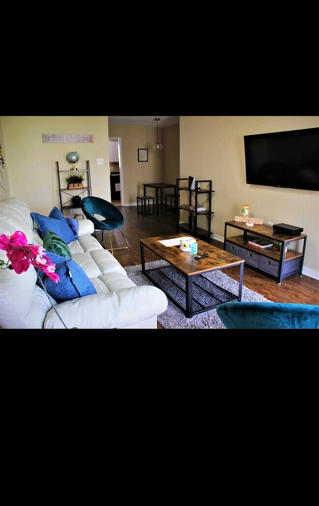 Building Photo - 1738 Brightside Dr