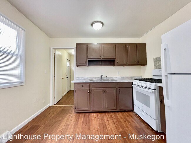 Foto del edificio - 3 br, 1 bath House - 1765 Huizenga St