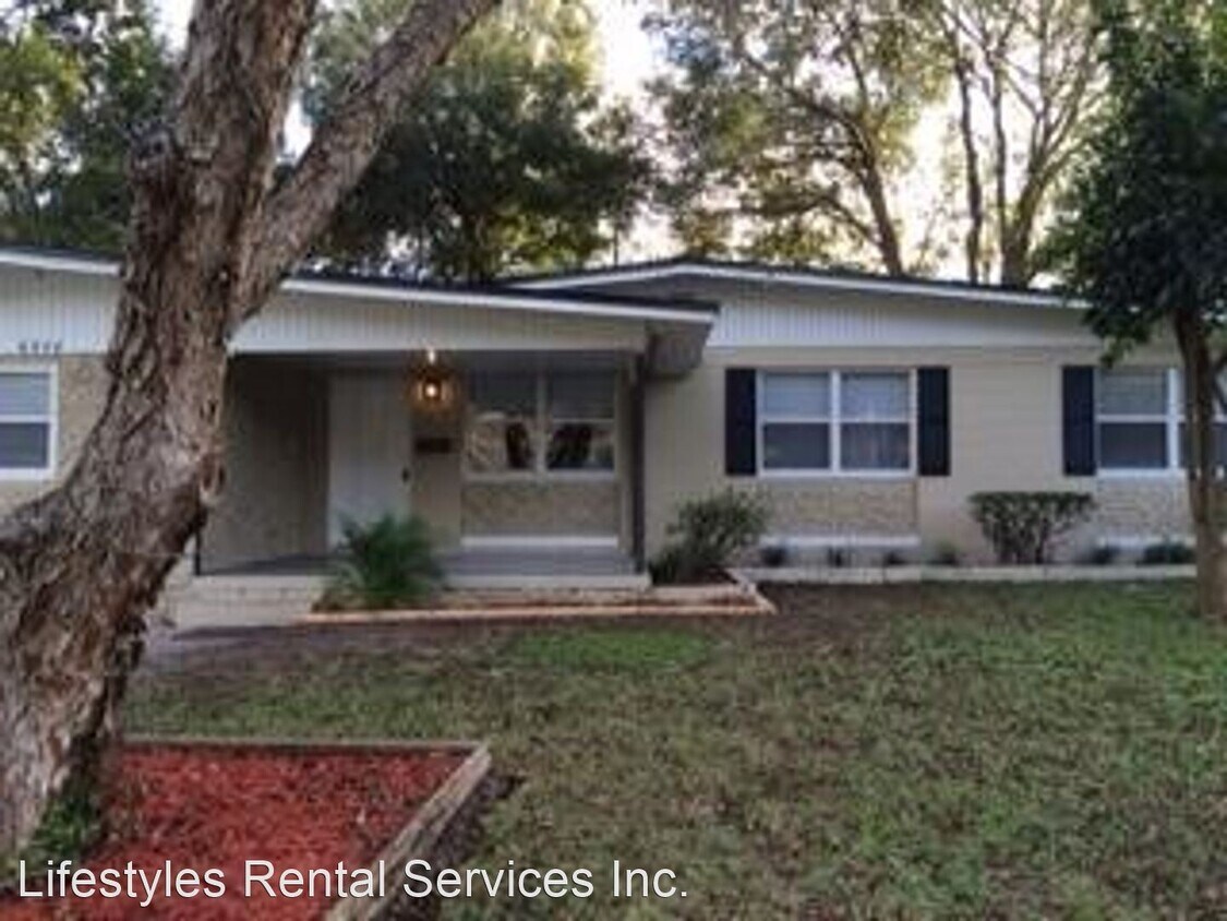 Foto principal - 3 br, 2 bath House - 6846 Cinderella Rd