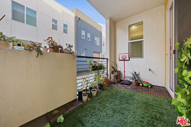 Building Photo - 807 Jade Pl.