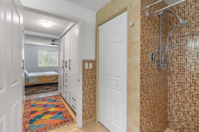 Foto del edificio - 3 br, 2 bath House - 250 NE 3rd Ave # 1412