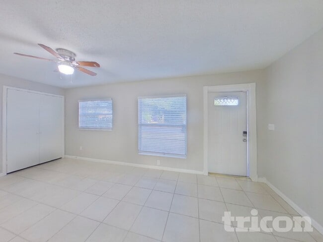 Foto del edificio - 10002 N 24th St