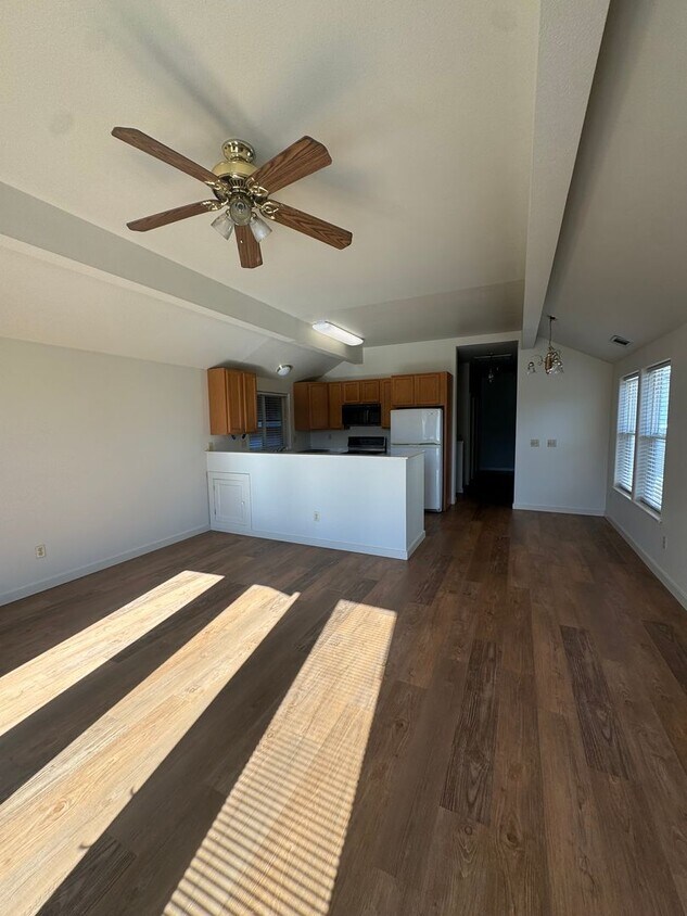 Foto principal - Downtown Grass Valley 2 Bed/1 Bath with Ta...