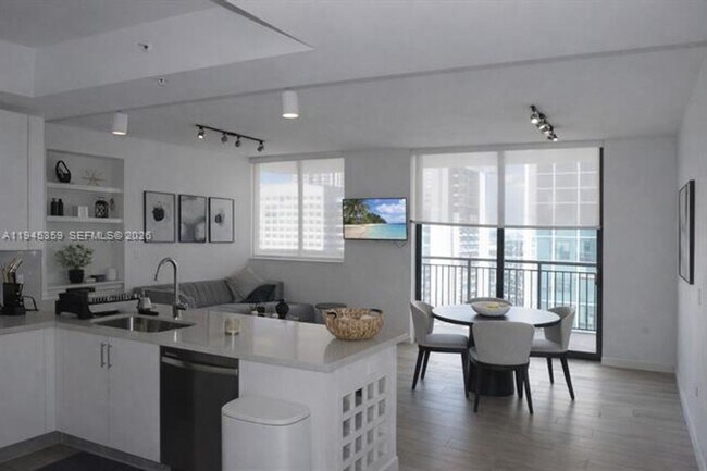 Foto del edificio - 999 SW 1st Ave