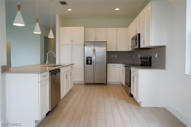 Building Photo - 5630 Carrara Dr