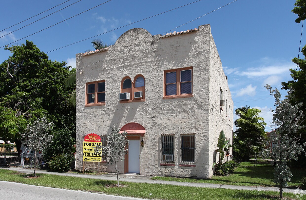 Primary Photo - 2135-2237 Washington St