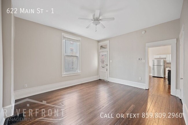 Building Photo - 622 Main St