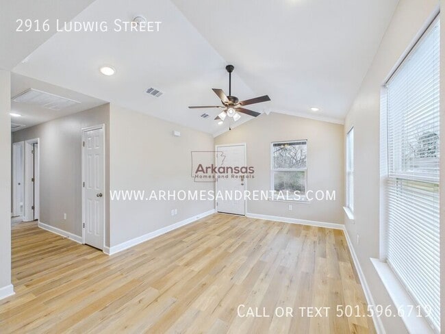 Building Photo - 2916 Ludwig St