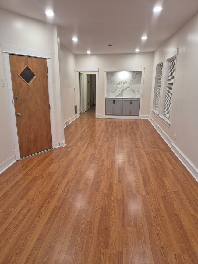 Diningroom - 1244 E 70th St