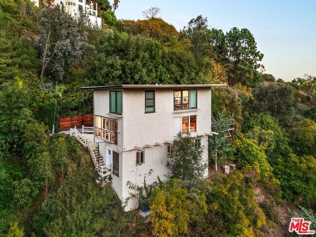 Foto del edificio - 1311 Braeridge Dr