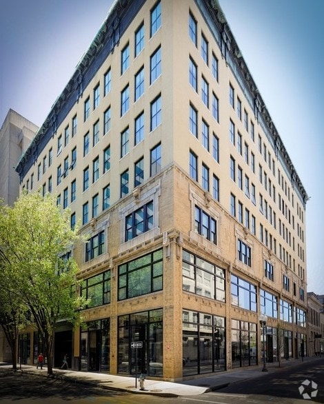 Building Photo - Parkway 301