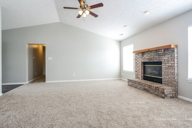Foto del edificio - 7737 Blue Willow Dr