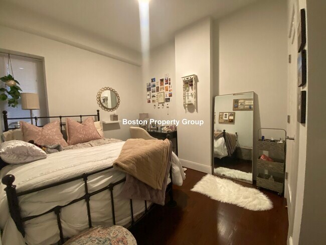 Building Photo - 139 Saint Alphonsus St